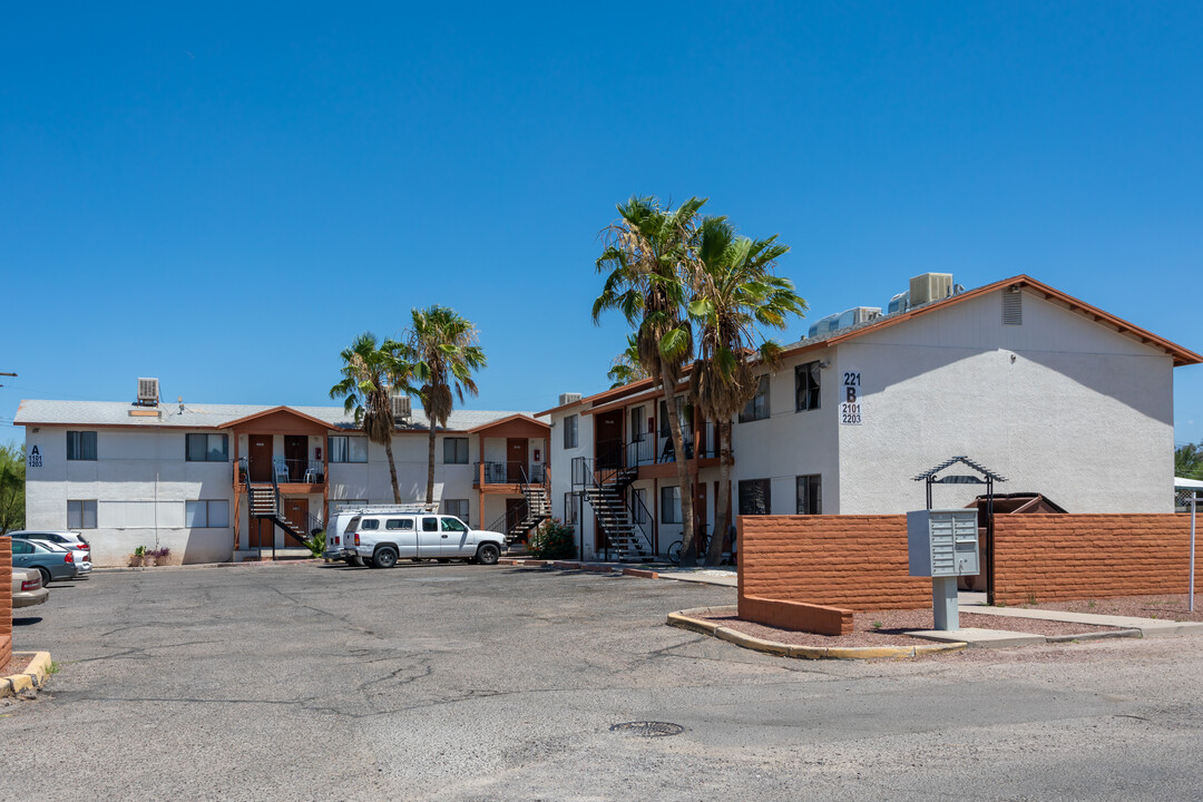 Villa Vaquero Apartments in Tucson, AZ - Building Photo