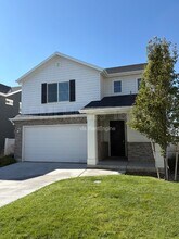 1546 W Parkview Dr in Syracuse, UT - Building Photo - Building Photo