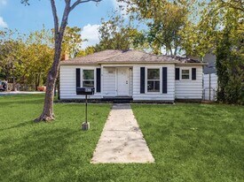 8822 San Benito Way in Dallas, TX - Building Photo