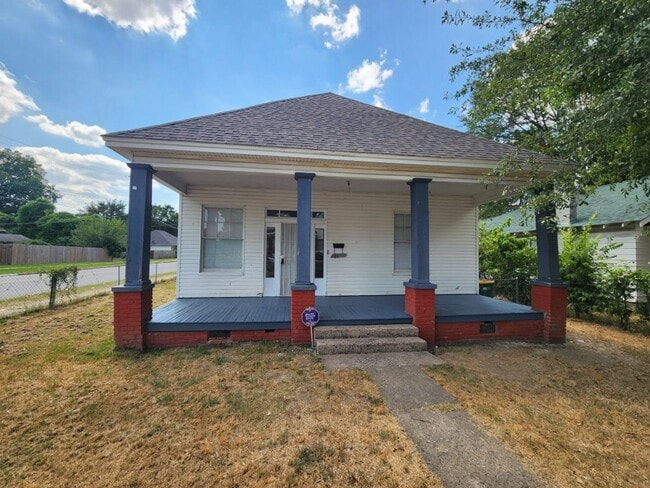 1601 Chandler St