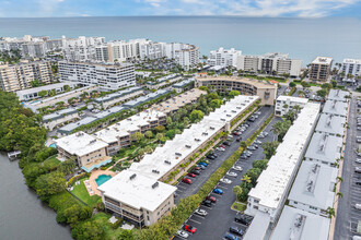 Southgate Condominium Association in Palm Beach, FL - Building Photo - Building Photo