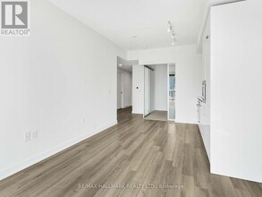 230-3230 Simcoe St in Toronto, ON - Building Photo - Building Photo