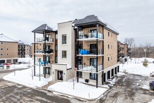 Le Haut in Laval, QC - Building Photo