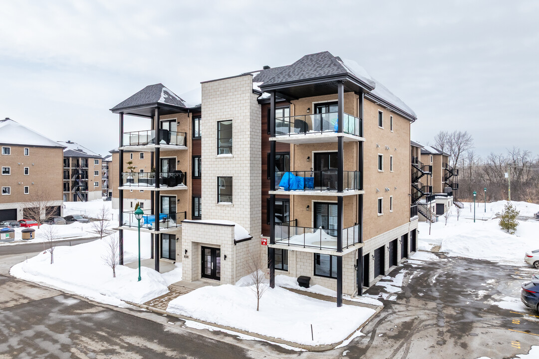 Le Haut in Laval, QC - Building Photo