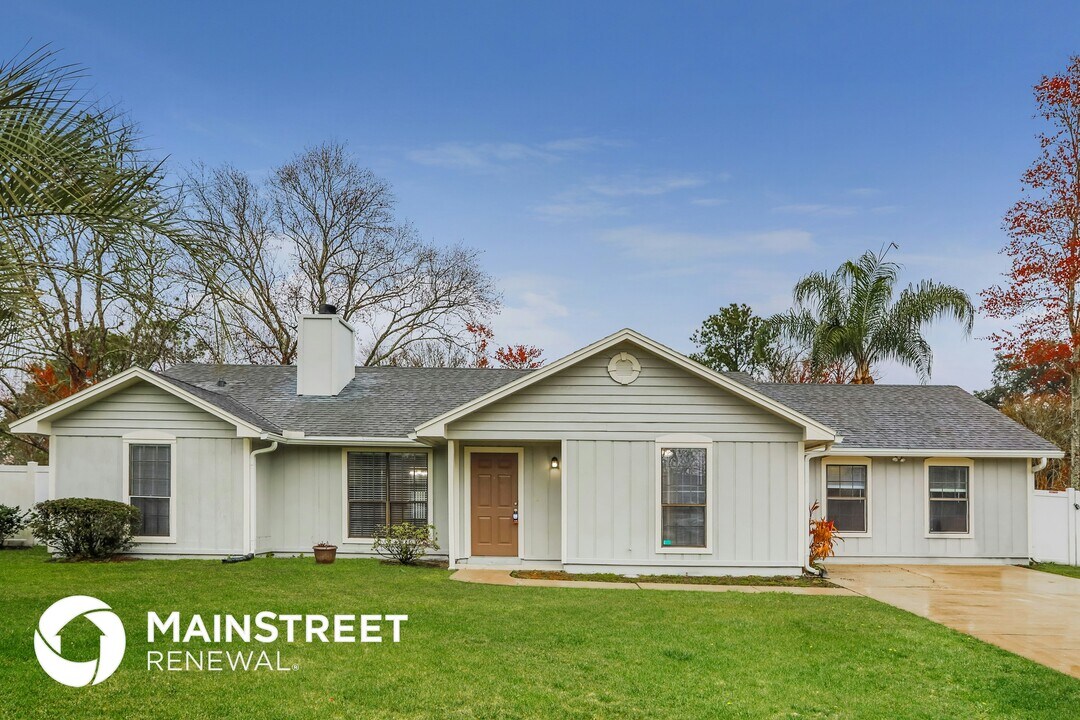 2248 Felucca Dr in Middleburg, FL - Foto de edificio