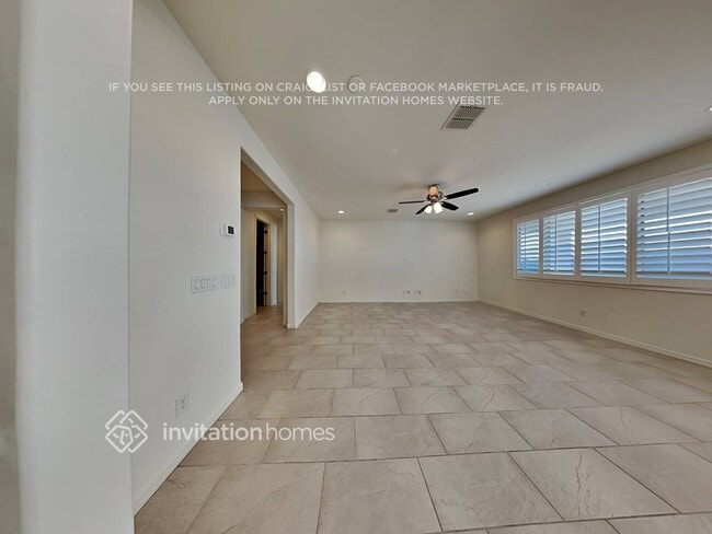 18607 W Reade Ave in Litchfield Park, AZ - Foto de edificio - Building Photo