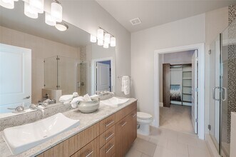 5927 Almeda Rd in Houston, TX - Building Photo - Building Photo