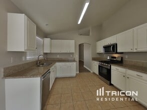 2704 Purple Root Dr in Las Vegas, NV - Building Photo - Building Photo