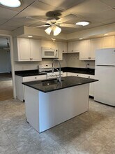 2 Sherwood Dr in Latham, NY - Building Photo - Building Photo