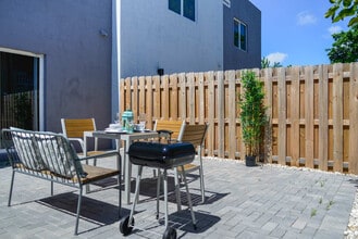 171 NW 158th St in Miami, FL - Building Photo - Building Photo