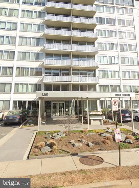 property at 1301 S Arlington Ridge Rd