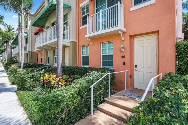 106 Moorings Dr in Lantana, FL - Building Photo - Building Photo