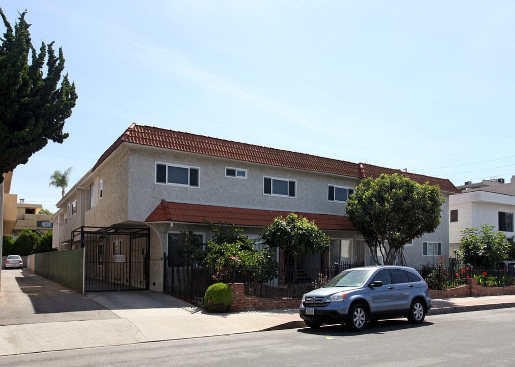 1630 Granville Ave in Los Angeles, CA - Building Photo