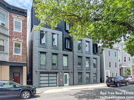 231 Maverick St, Unit 3 in Boston, MA - Building Photo