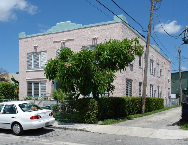 2225 SW 9th St in Miami, FL - Building Photo - Building Photo