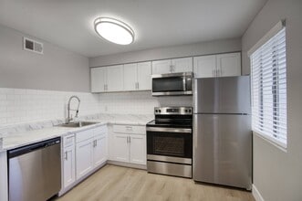 Granite Bay in Phoenix, AZ - Building Photo - Building Photo