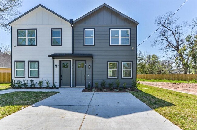 property at 5544 Shreveport Blvd