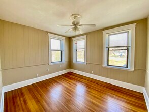 979 Chestnut St in Newton, MA - Building Photo - Building Photo