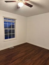 1003 Whipporwill Dr in Berea, KY - Foto de edificio - Building Photo