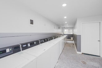 Shannon South in Seatac, WA - Building Photo - Interior Photo