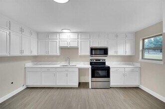 701 George Hopper Rd in Midlothian, TX - Building Photo - Building Photo