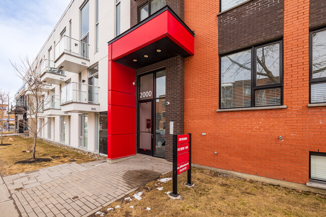 2000 Rosemont Boul in Montréal, QC - Building Photo - Building Photo
