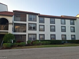 7915 Preserve Cir in Naples, FL - Building Photo