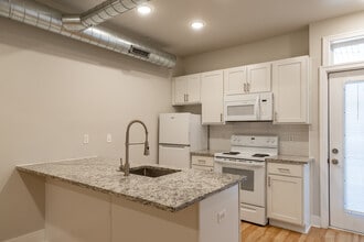 Elliott Park Apartments in Clawson, MI - Foto de edificio - Interior Photo