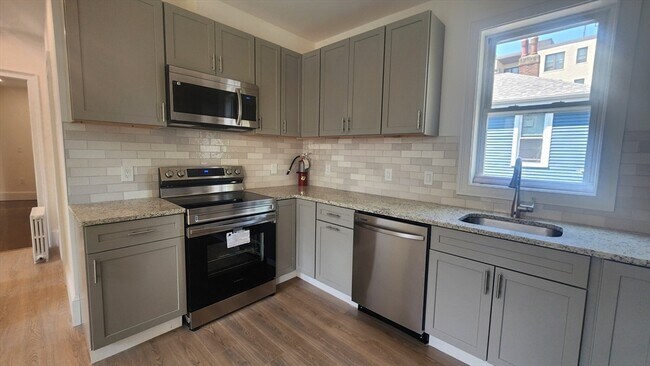 11 Wyoming St-Unit -2 in Boston, MA - Building Photo - Building Photo