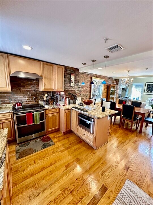 294 Shawmut Ave in Boston, MA - Building Photo