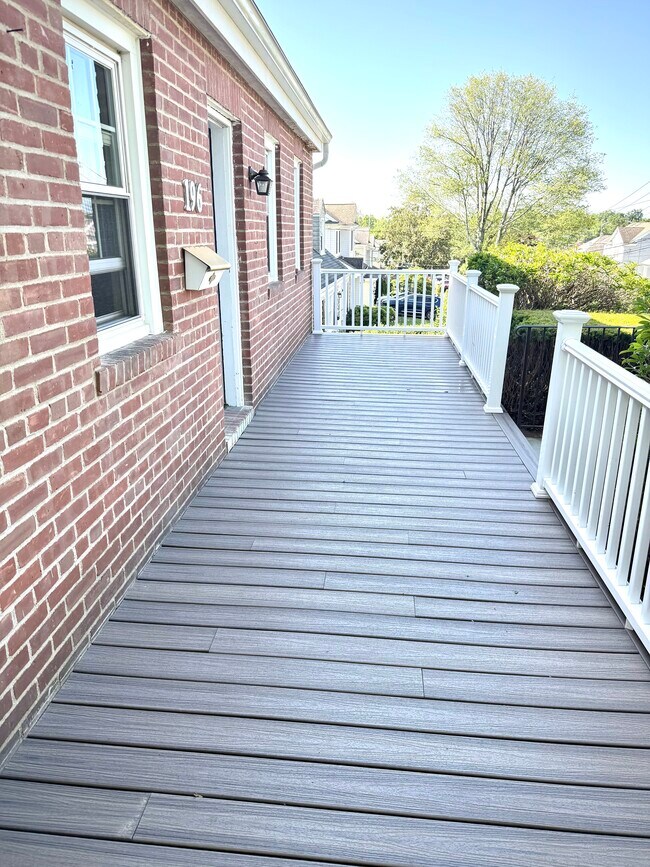 property at 196 Woodrow Ave