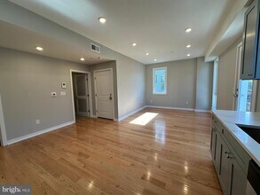 914 W Susquehanna Ave in Philadelphia, PA - Building Photo - Building Photo