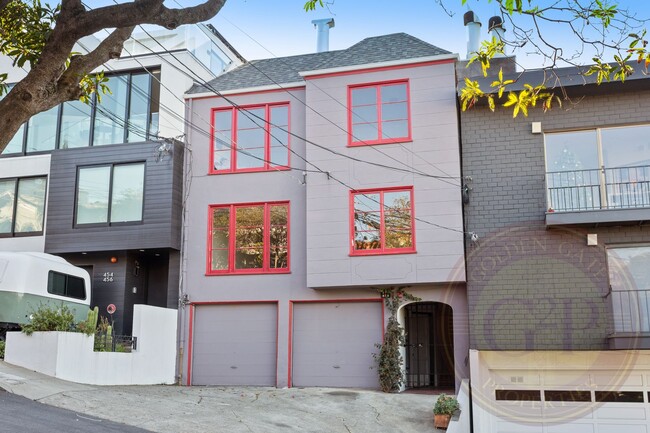 property at 450-452-452 Collingwood St