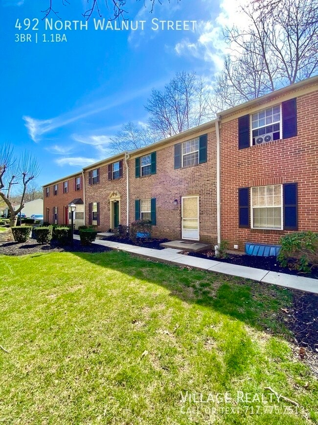 492 N Walnut St in Dallastown, PA - Building Photo - Building Photo