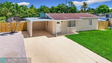 621 NE 44th St in Pompano Beach, FL - Building Photo - Building Photo