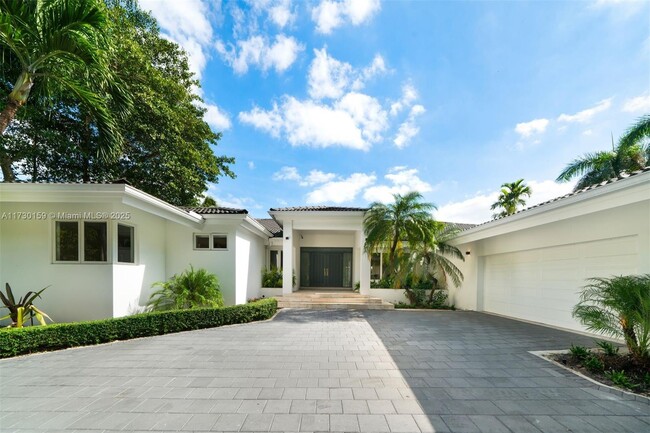 7155 Los Pinos Blvd in Coral Gables, FL - Building Photo - Building Photo