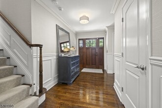 122 Hobart Ave in Millburn, NJ - Building Photo - Building Photo