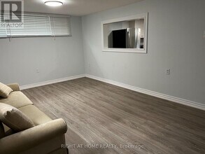 689 Wilson Rd S in Oshawa, ON - Building Photo - Building Photo