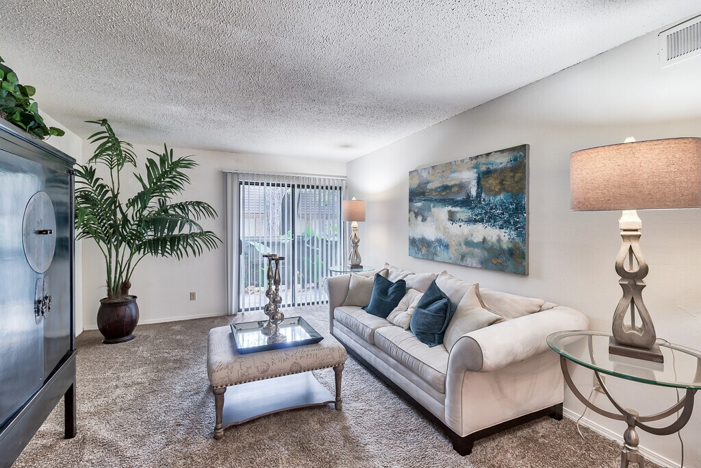 Maison Deville Apartments in Mobile, AL