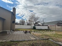 5315 S 3750 W in Roy, UT - Foto de edificio - Building Photo