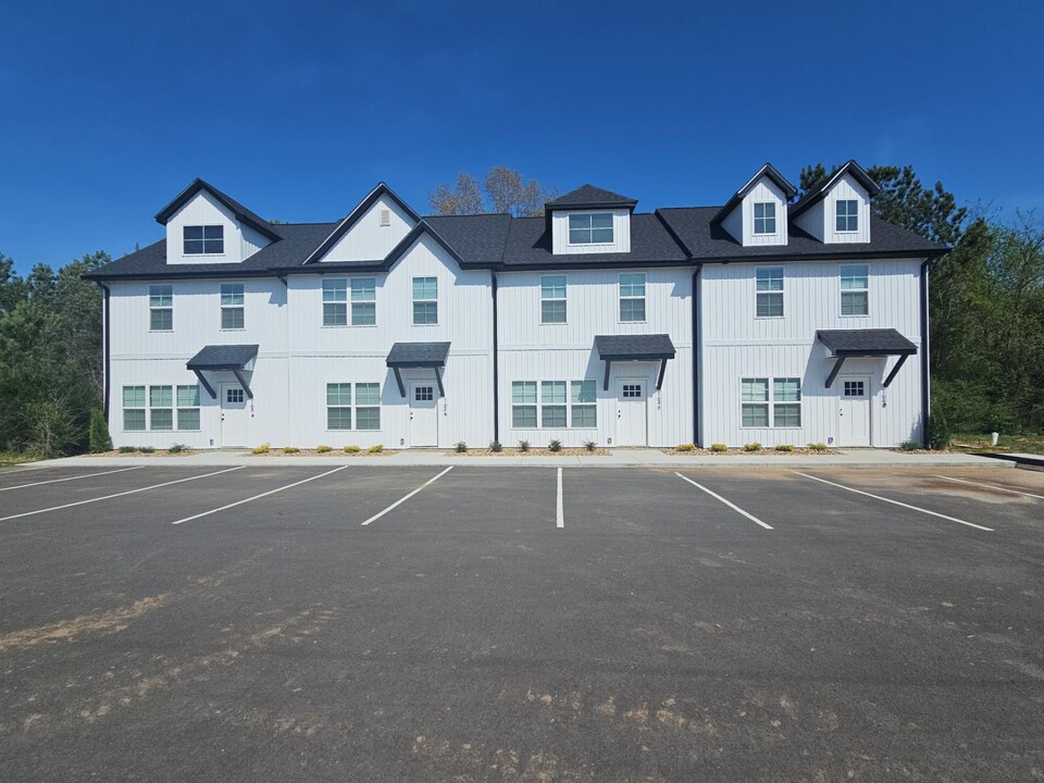 1646 S Jefferson Ave in Cookeville, TN - Building Photo