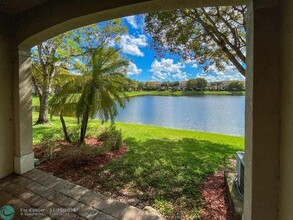 8236 SW 25th Ct in Miramar, FL - Foto de edificio - Building Photo