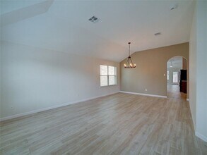 1016 Zeus Cir in Round Rock, TX - Foto de edificio - Building Photo