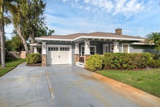 416 Sunset Dr in Venice, FL - Building Photo - Building Photo