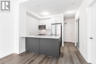 460 Dundas St E in Hamilton, ON - Building Photo - Building Photo
