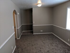 215 W Center St in Sugar City, ID - Building Photo - Building Photo