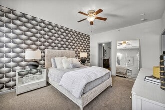 Meridian at Grandview in Columbus, OH - Foto de edificio - Building Photo