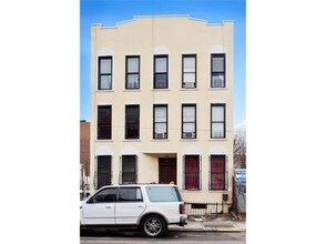 444 Park Ave in Brooklyn, NY - Building Photo - Building Photo