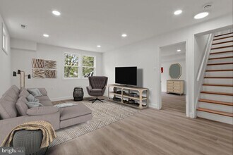 402 Elm Ave in Takoma Park, MD - Building Photo - Building Photo