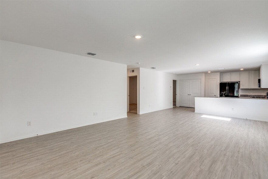 12020 Arabian Rd in Aubrey, TX - Building Photo